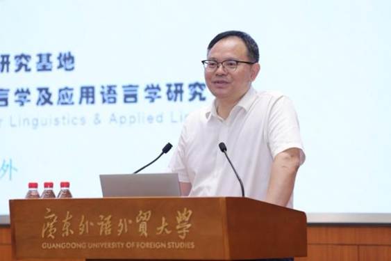 人的照片上写着字 描述已自动生成 人的照片上写着字 描述已自动生成